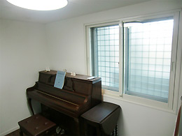 ピアノ練習室